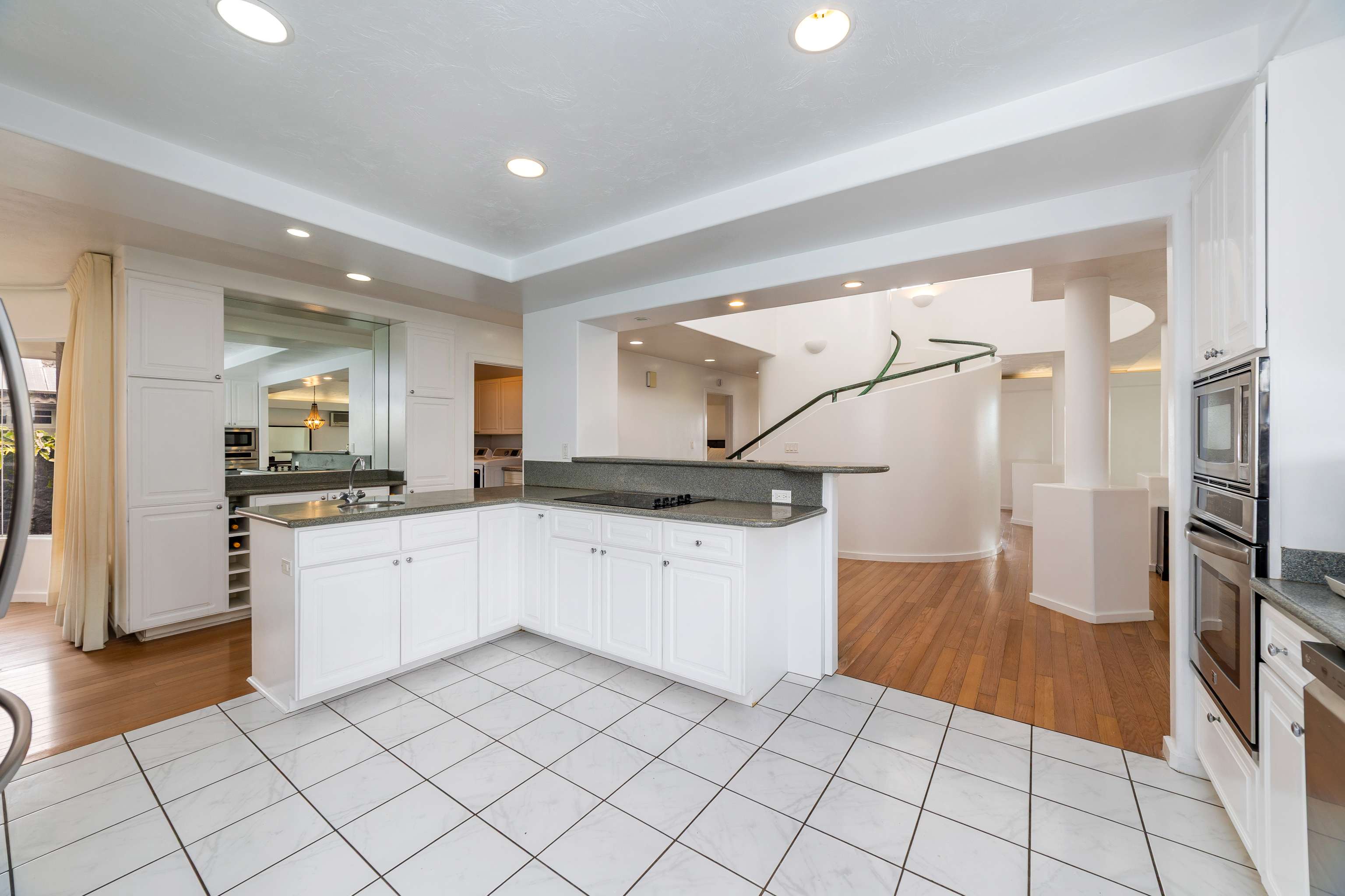 862 HOOLAULEA ST, Hilo, HI 96720