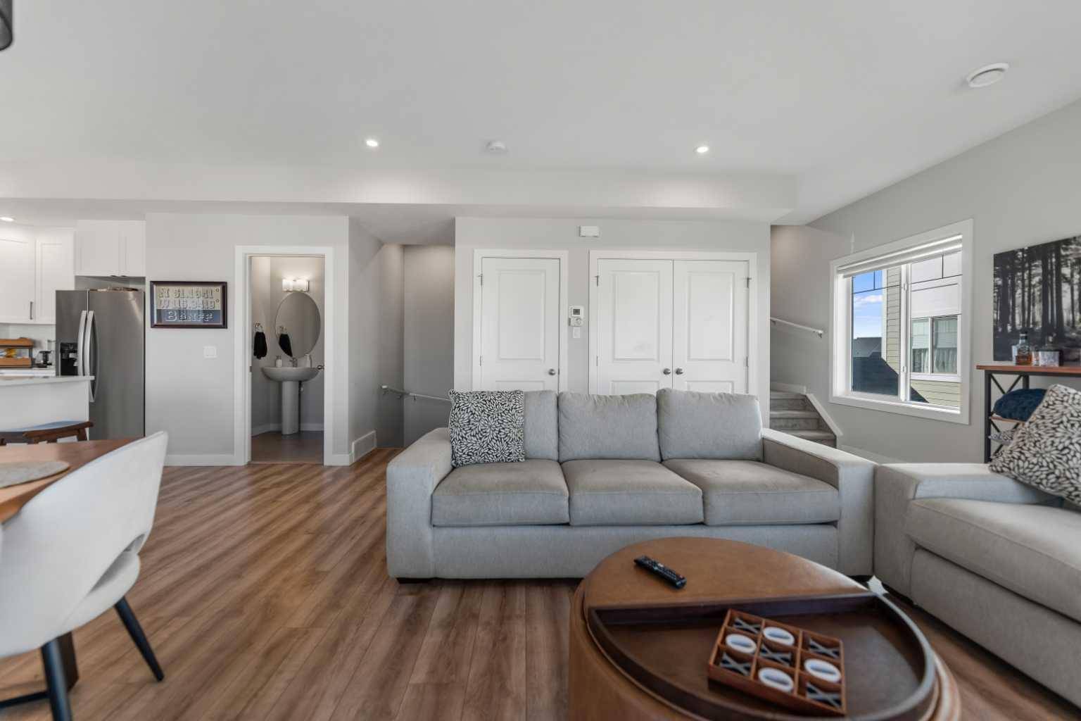 258 Canals XING SW, Airdrie, AB T4B4L3