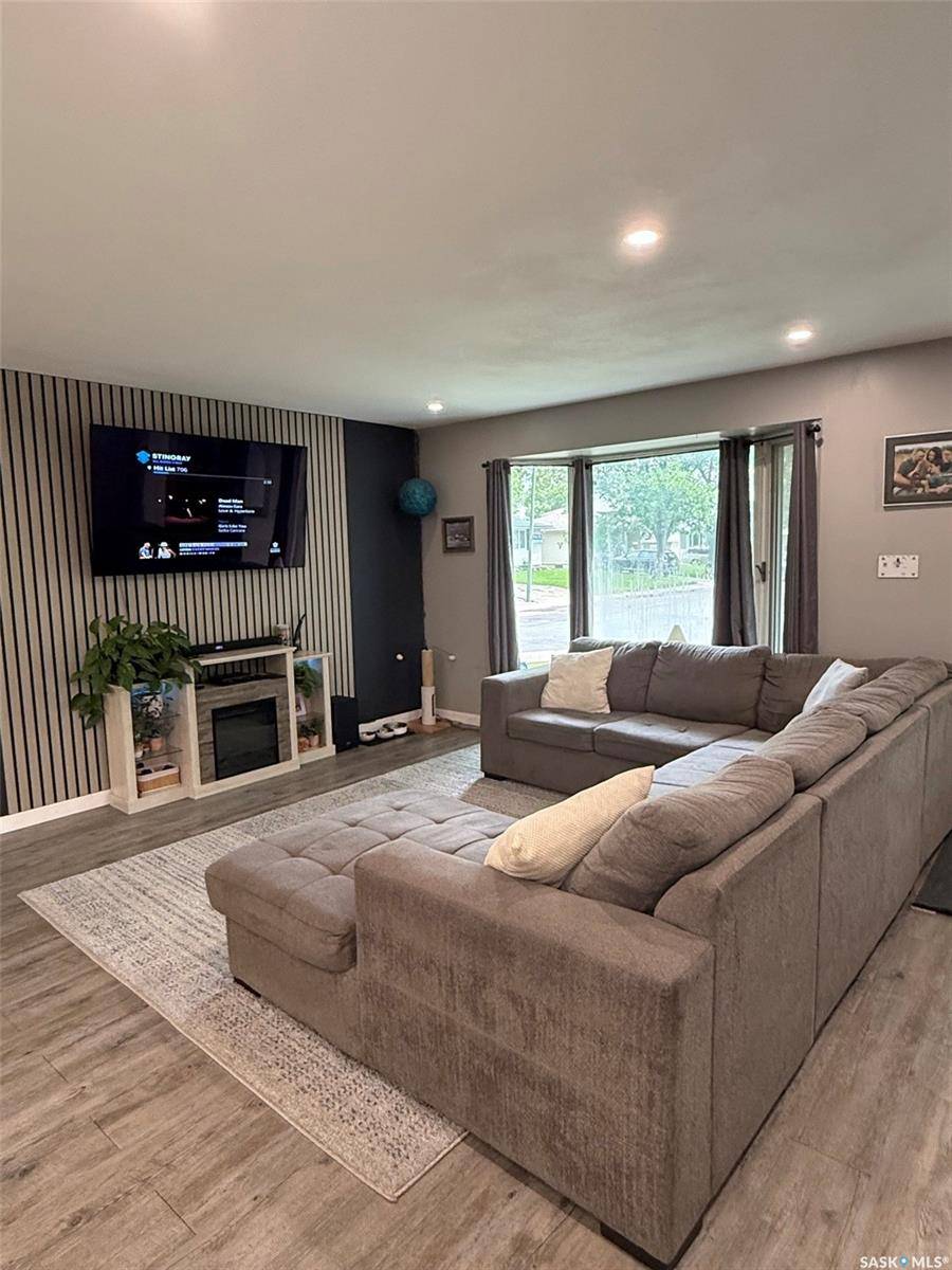 34 WESSEL BAY, Regina, SK S4R 5K7