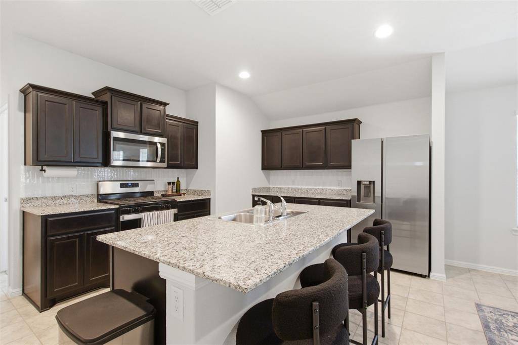 3713 Ridgeway Lane, Denton, TX 76226