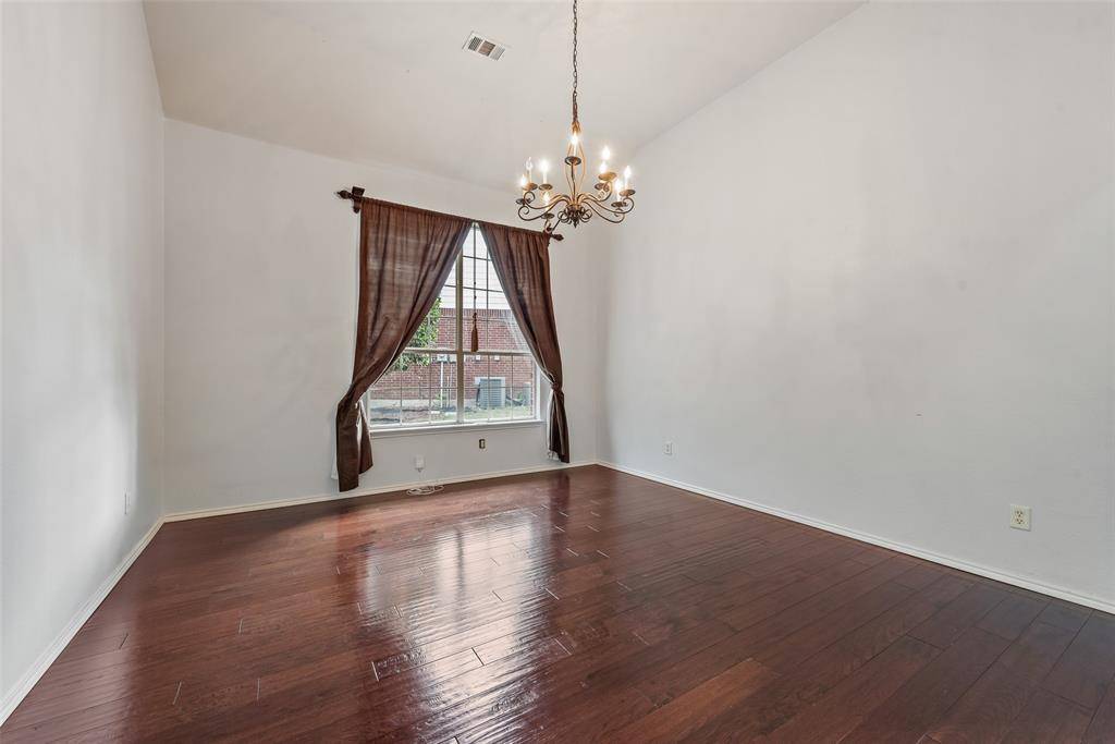 7921 Stansfield Drive, Fort Worth, TX 76137