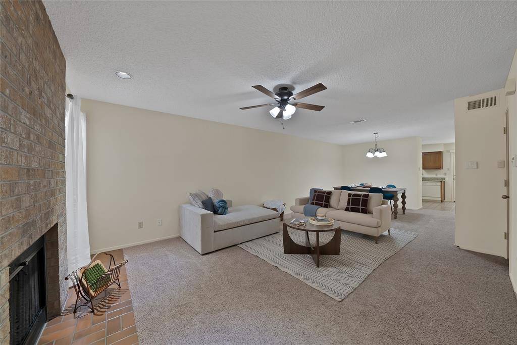 2415 Sanguinet Street, Fort Worth, TX 76107