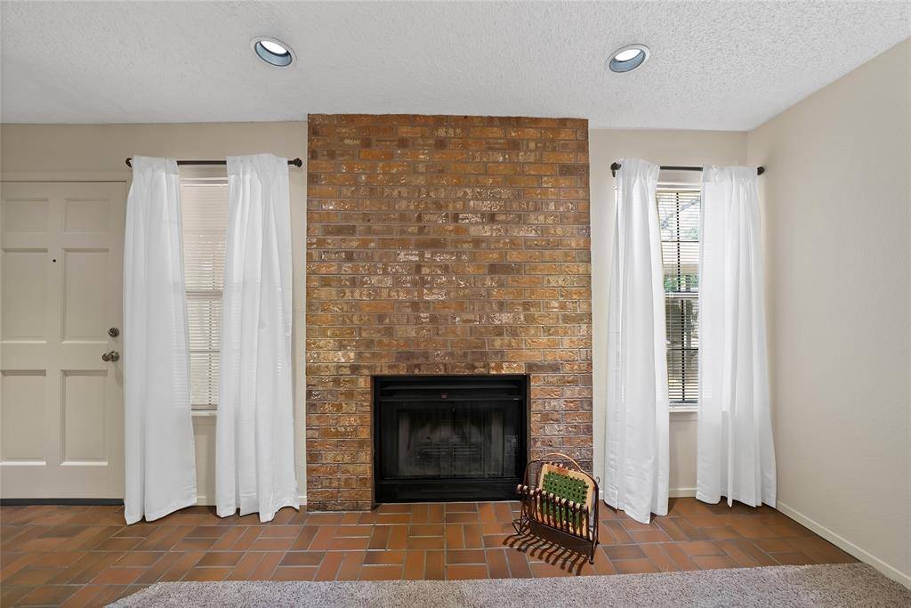 2415 Sanguinet Street, Fort Worth, TX 76107