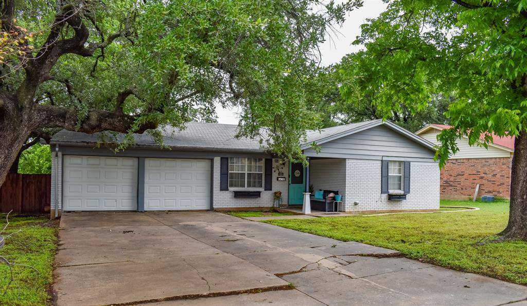 304 Moore Street, Brady, TX 76825