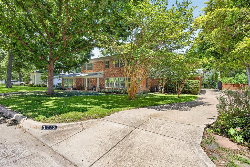 3712 Fox Hollow Street, Fort Worth, TX 76109