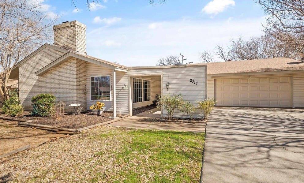 2317 Smokerise Drive, Arlington, TX 76016