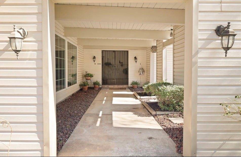 2317 Smokerise Drive, Arlington, TX 76016