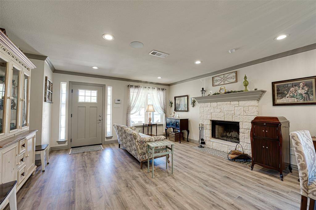521 Bakers Branch Road, Waxahachie, TX 75167