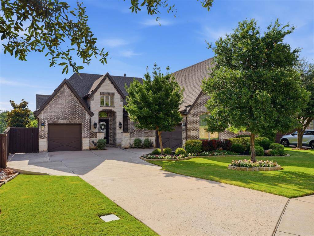 1221 Falcon Drive, Grapevine, TX 76051