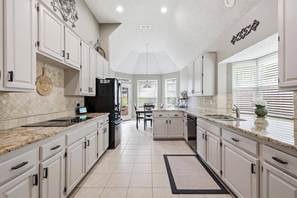 5219 Shadow Glen Drive, Grapevine, TX 76051