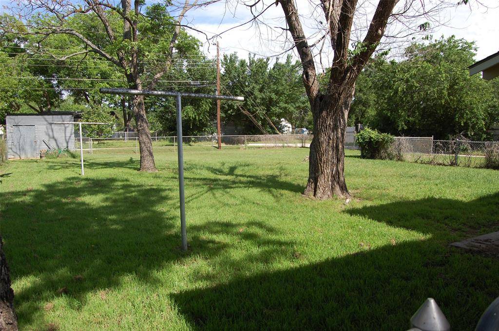 141 Ragland Street, Graham, TX 76450