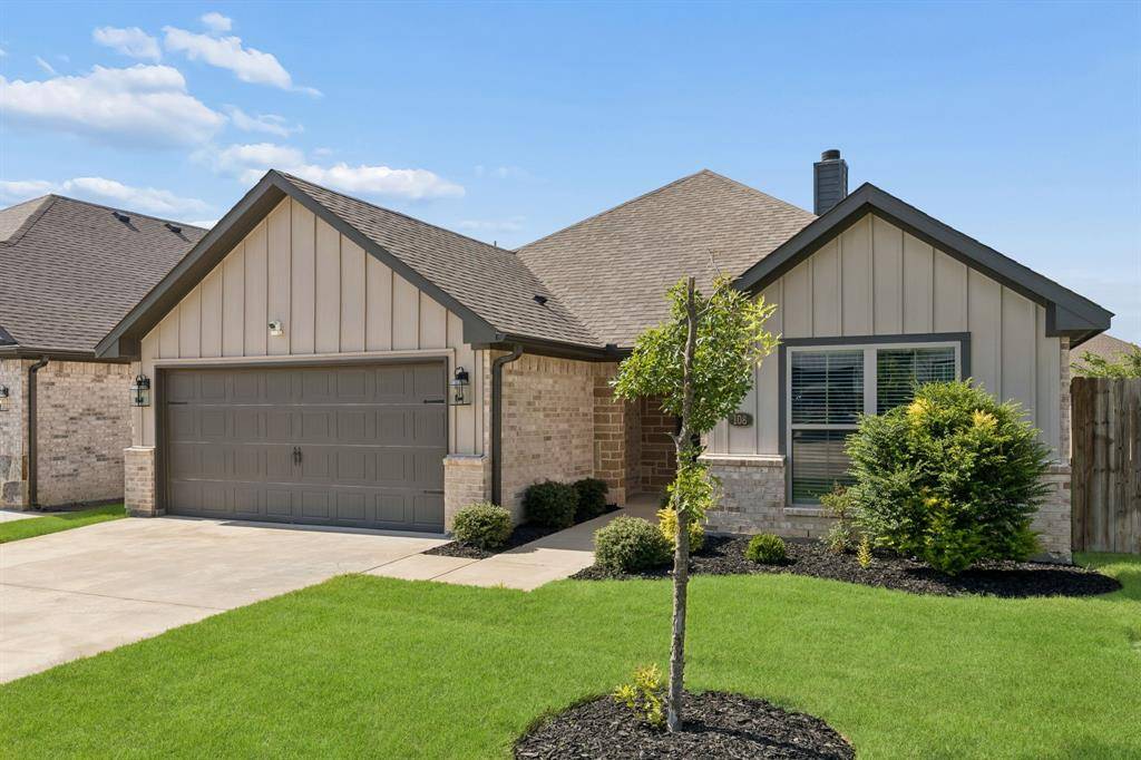 108 Maverick Lane, Pilot Point, TX 76258