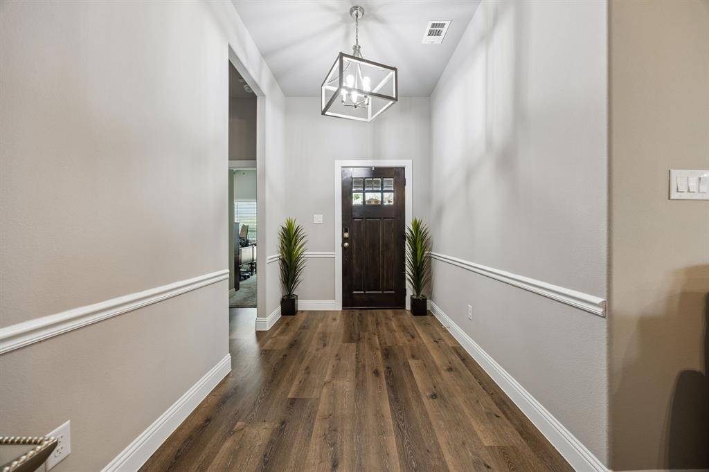 108 Maverick Lane, Pilot Point, TX 76258