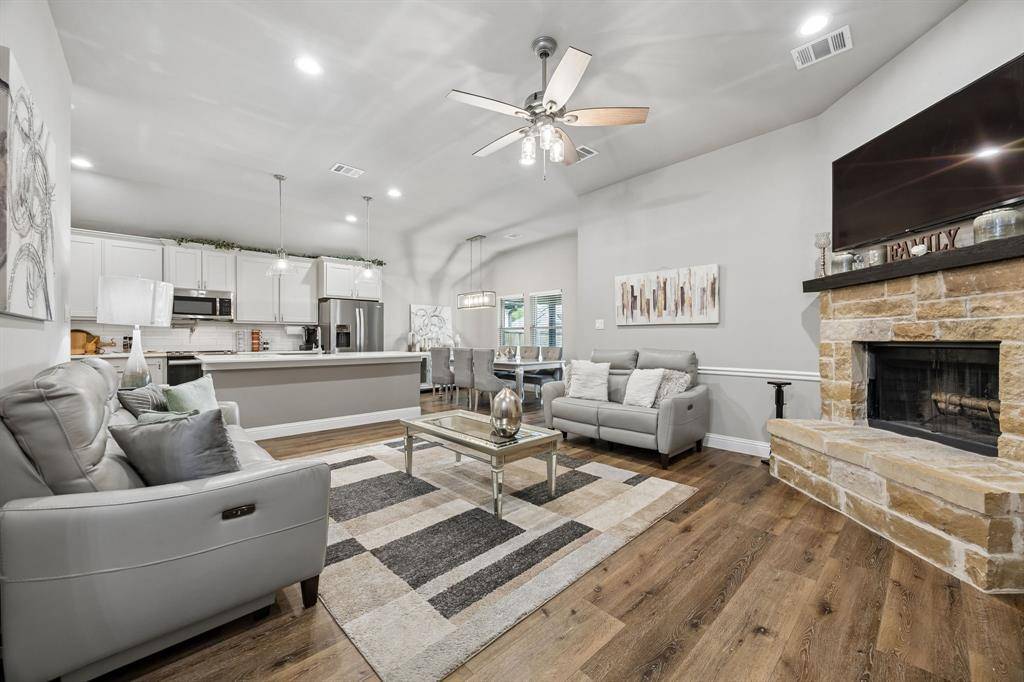108 Maverick Lane, Pilot Point, TX 76258