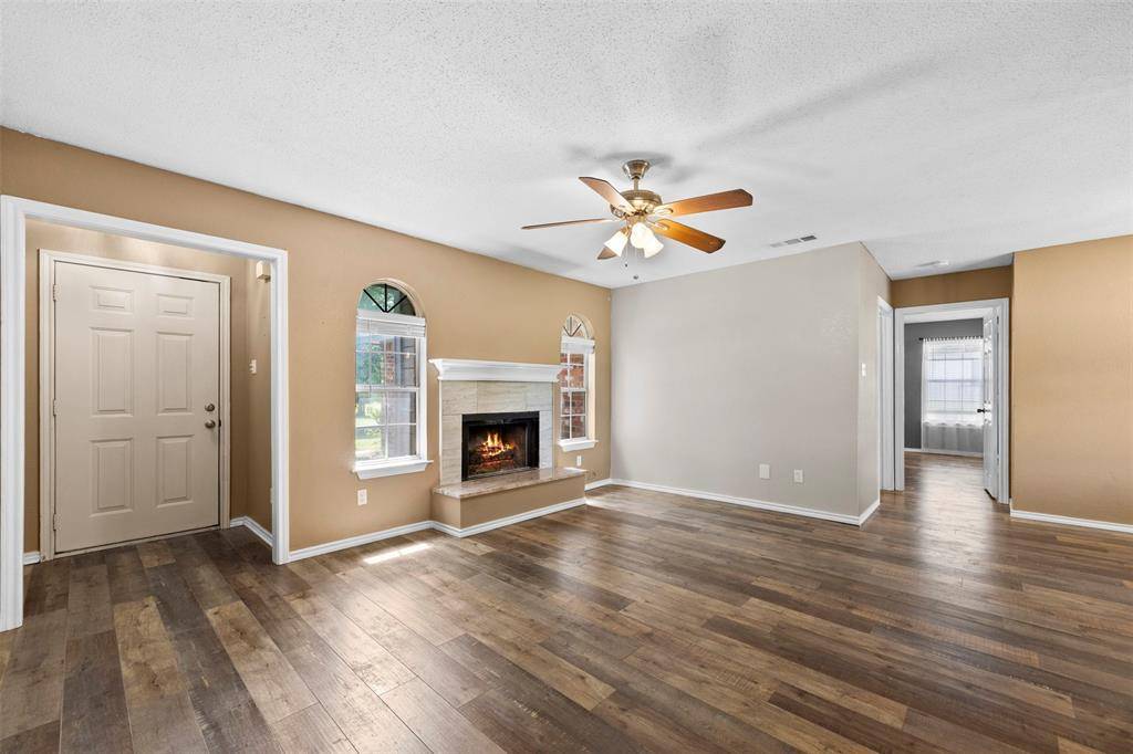 541 Bakers Branch Road, Waxahachie, TX 75167