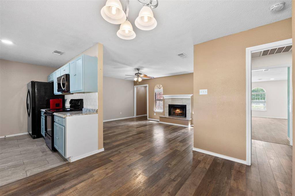 541 Bakers Branch Road, Waxahachie, TX 75167