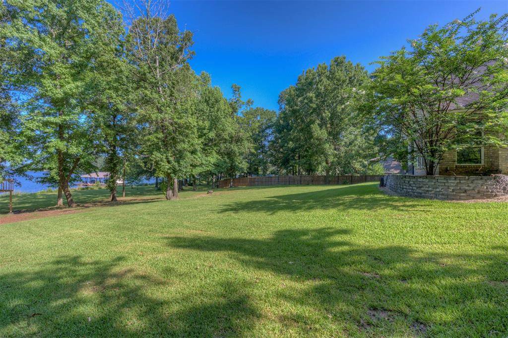 111 Oak Leaf Trail, Benton, LA 71006