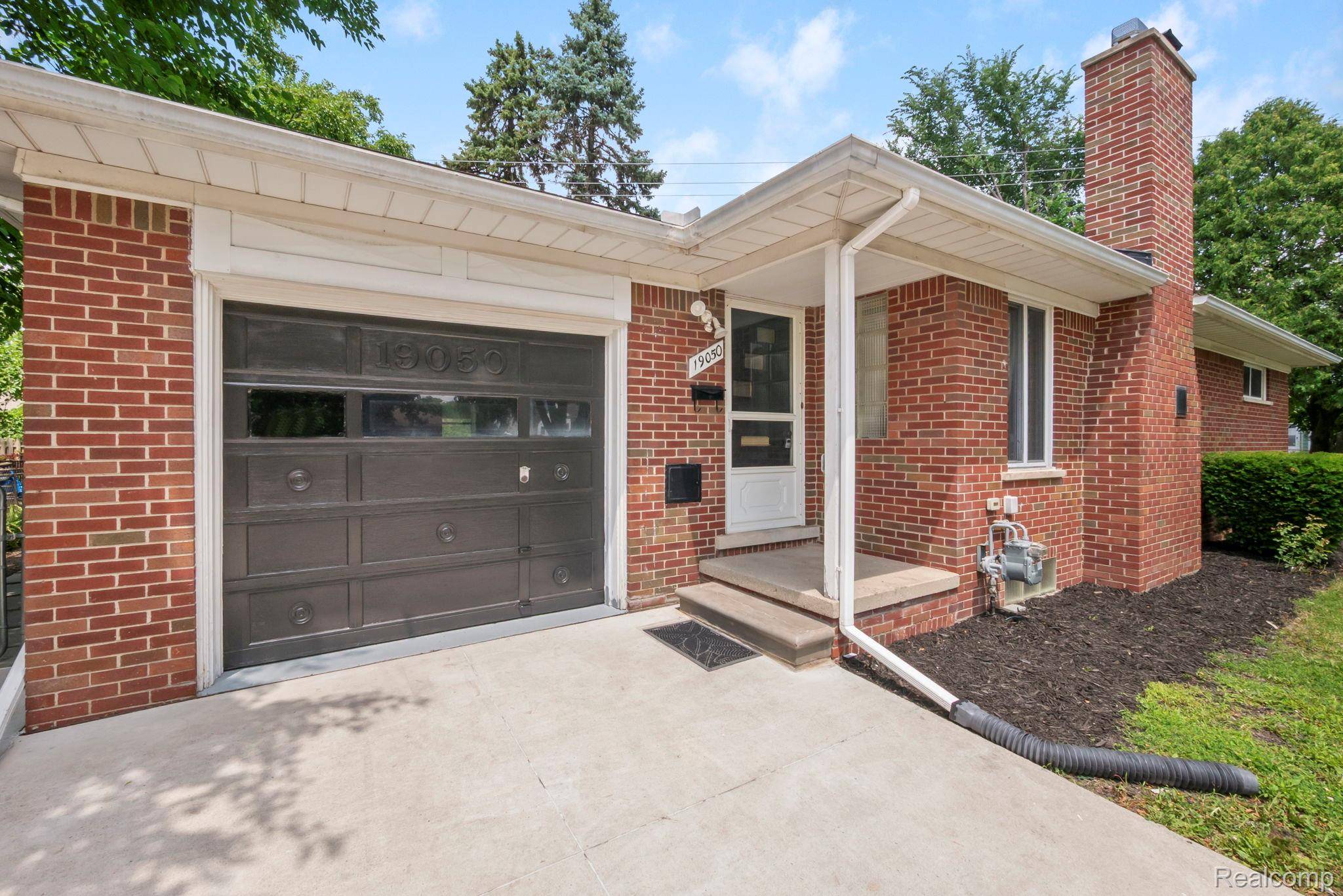 19050 Dartmouth ST, Dearborn, MI 48124