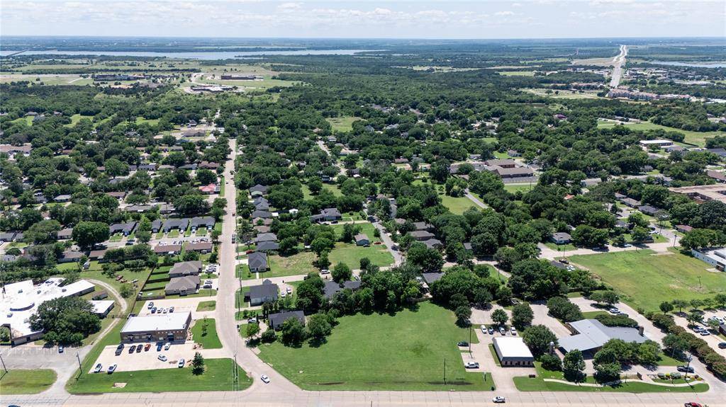 913 S Clay Street, Ennis, TX 75119