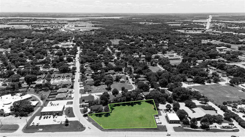 913 S Clay Street, Ennis, TX 75119