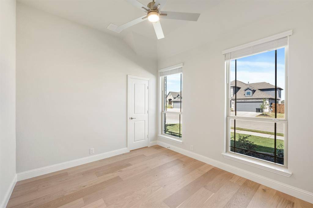 204 Sweetwater Drive, Commerce, TX 75428