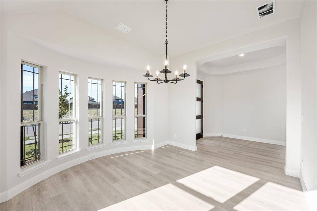 537 Sanctuary Drive, Waxahachie, TX 75165