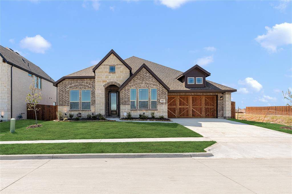 908 Lasalle Drive, Red Oak, TX 75154