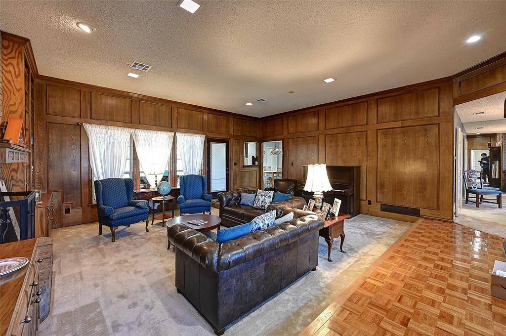 2300 Woodsong Trail, Arlington, TX 76016