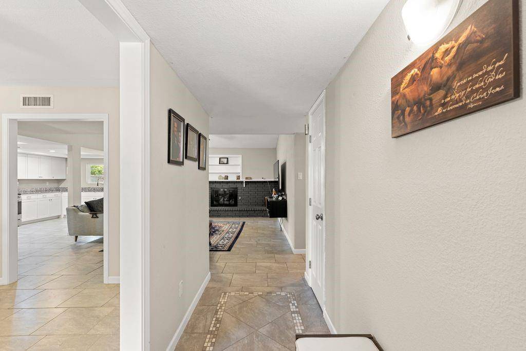6005 Blair Oaks Drive, The Colony, TX 75056
