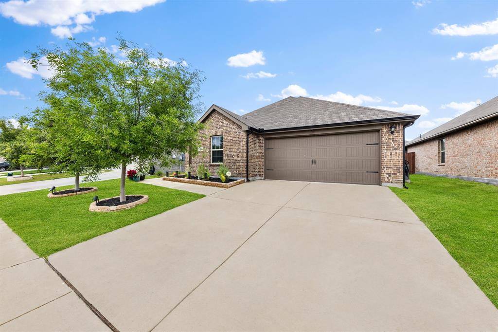1111 Baldwin Lane, Ennis, TX 75119
