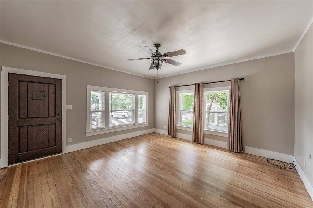 306 Davis Street, Weatherford, TX 76086
