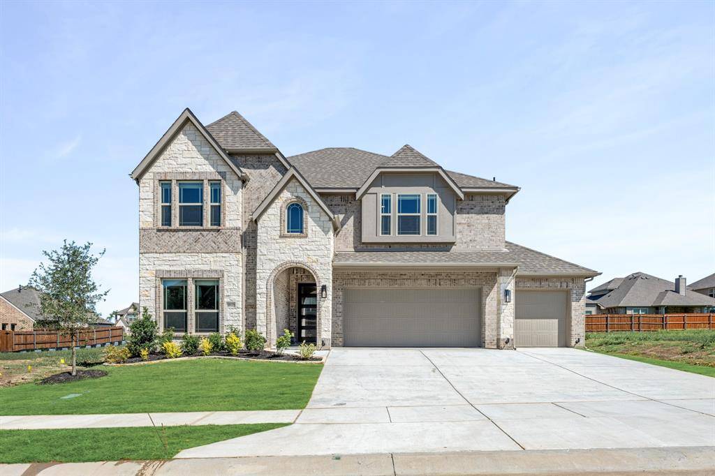 1025 Raptor Road, Alvarado, TX 76009