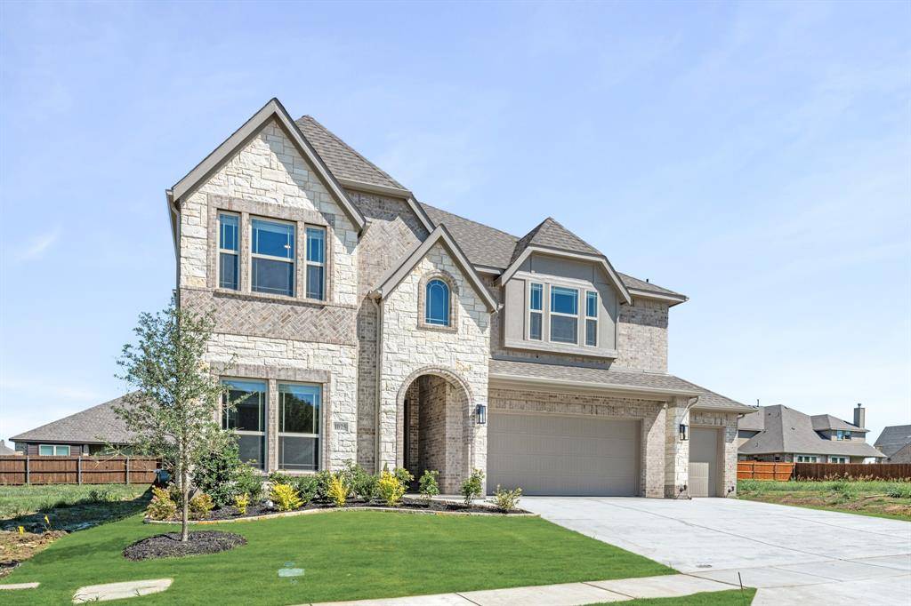 1025 Raptor Road, Alvarado, TX 76009