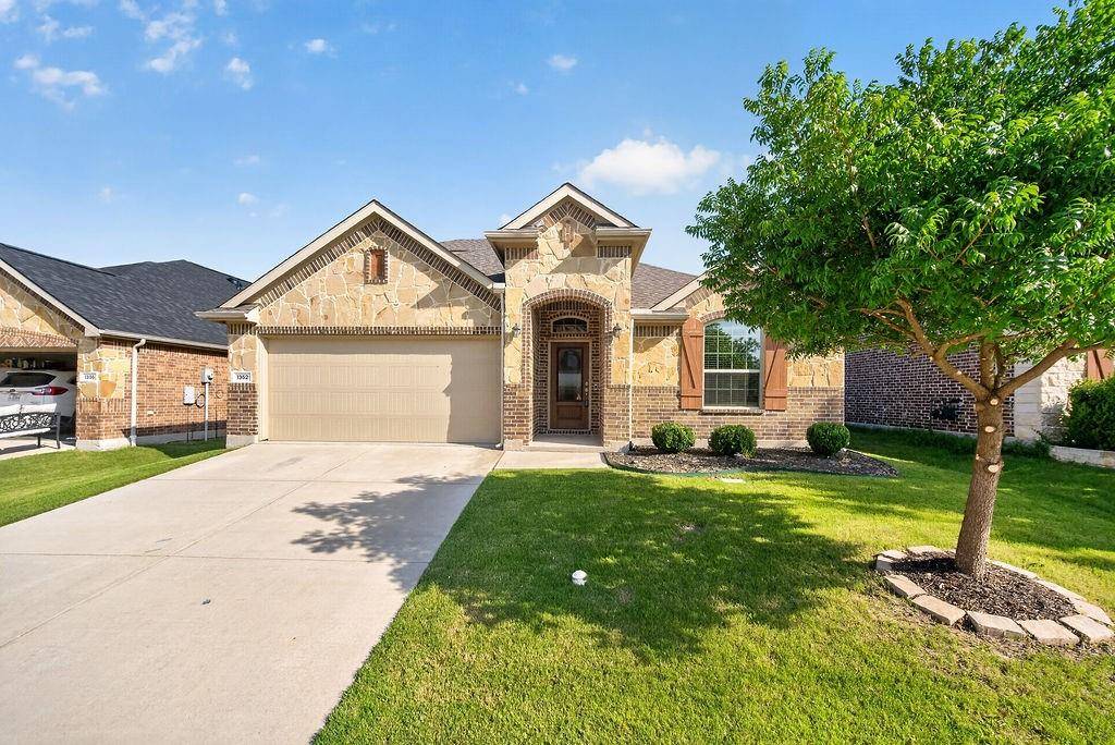 1352 Lake Grove Drive, Little Elm, TX 75068