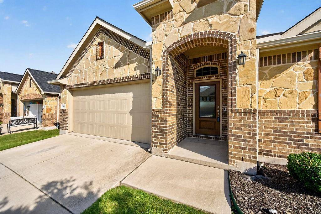 1352 Lake Grove Drive, Little Elm, TX 75068