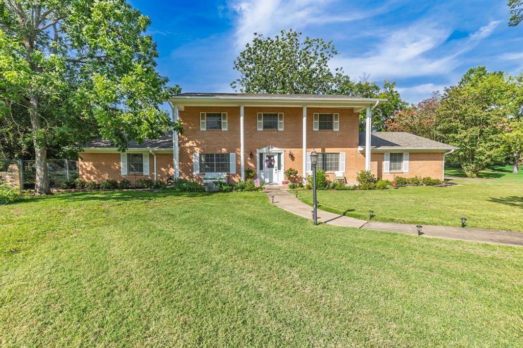 2810 Tanglewood Drive, Commerce, TX 75428