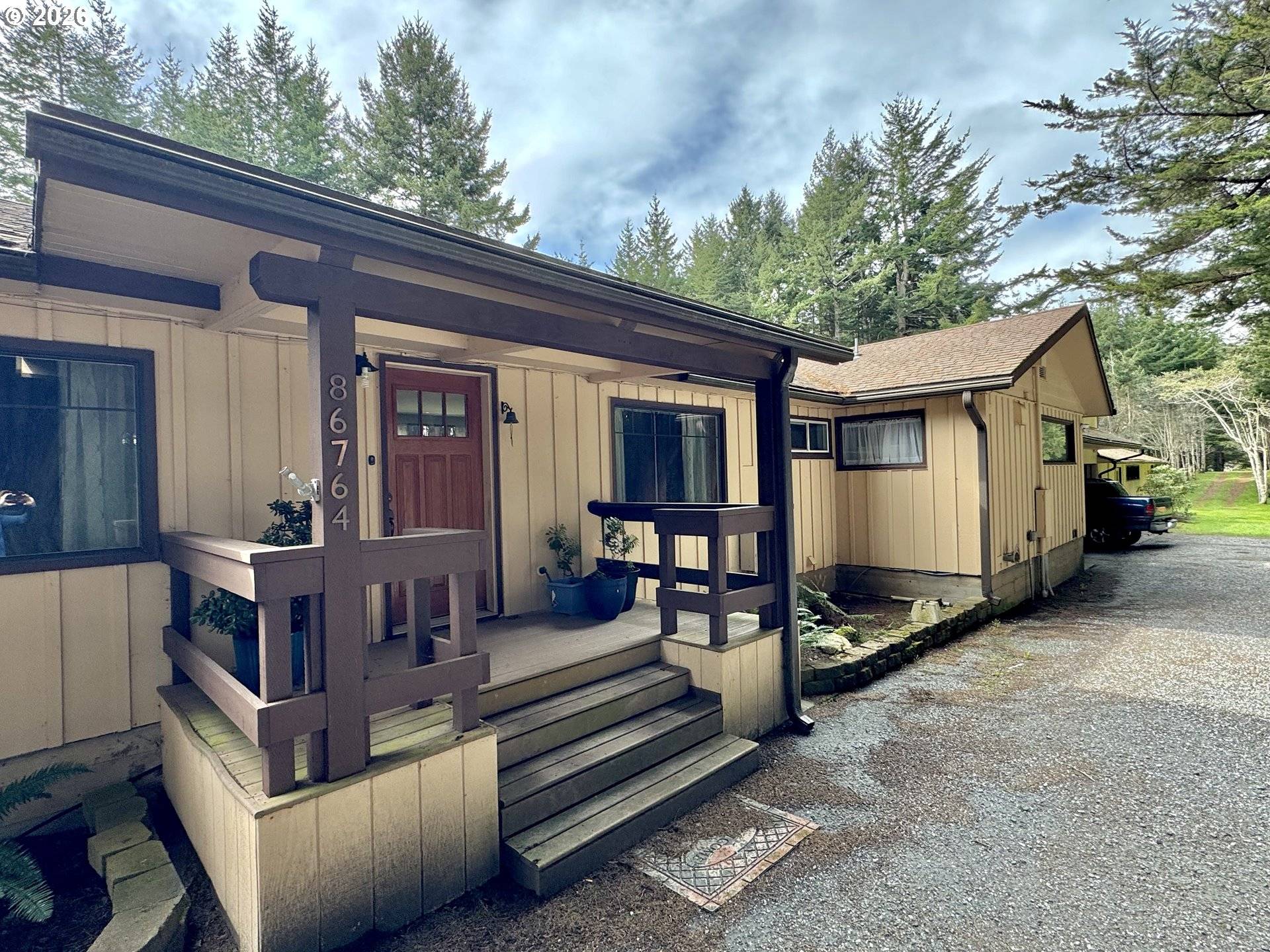 86764 Sydnam LN, Bandon, OR 97411