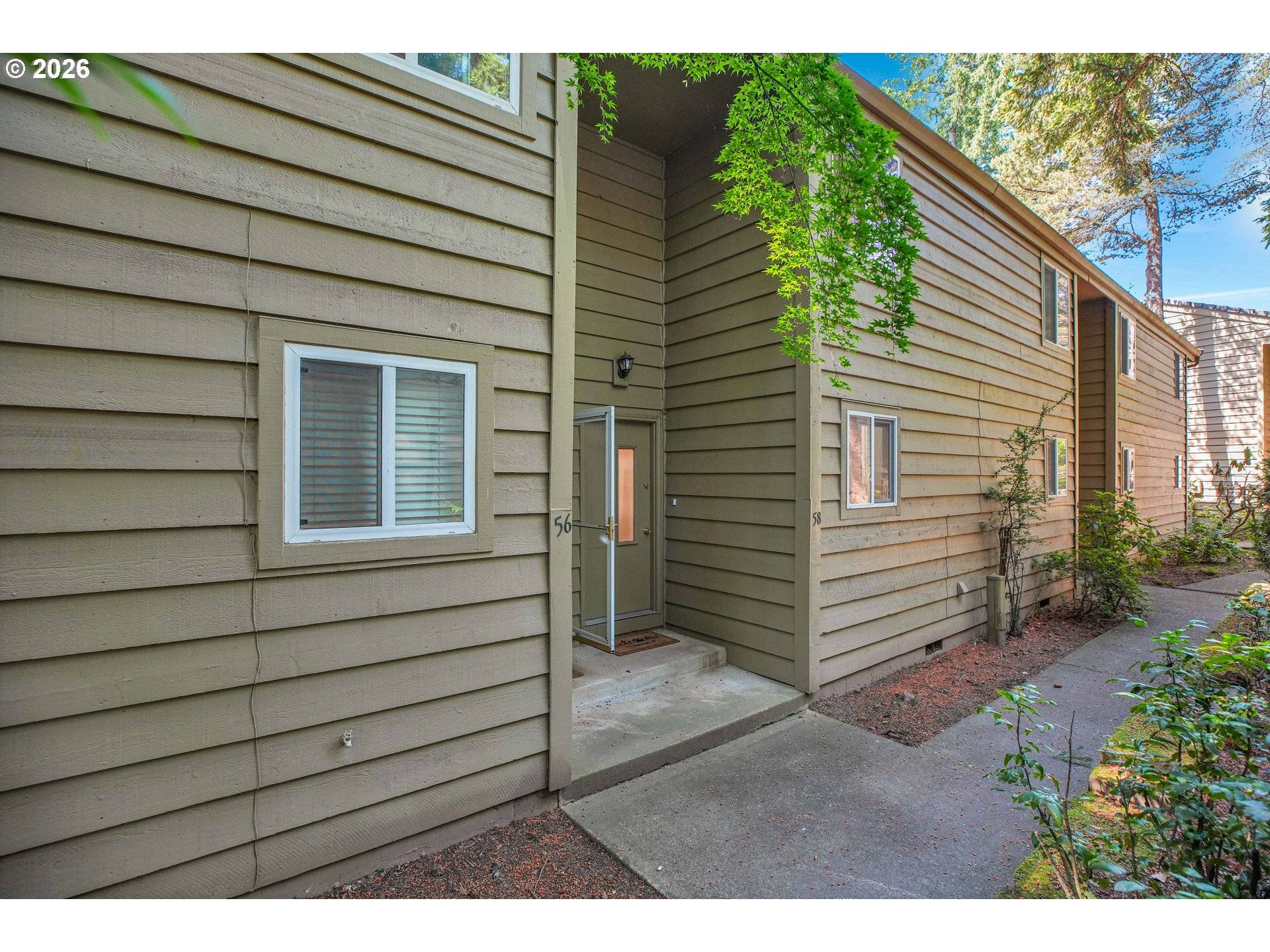 58 CERVANTES CIR #8D, Lake Oswego, OR 97035