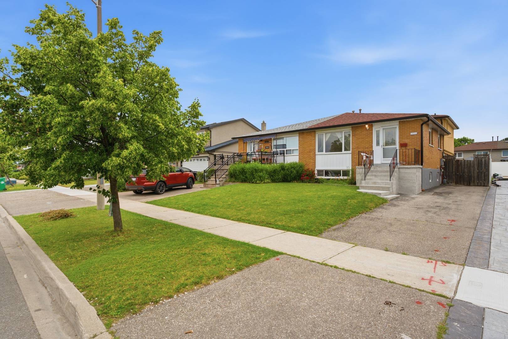 3373 Jolliffe AVE, Mississauga, ON L4T 1V6