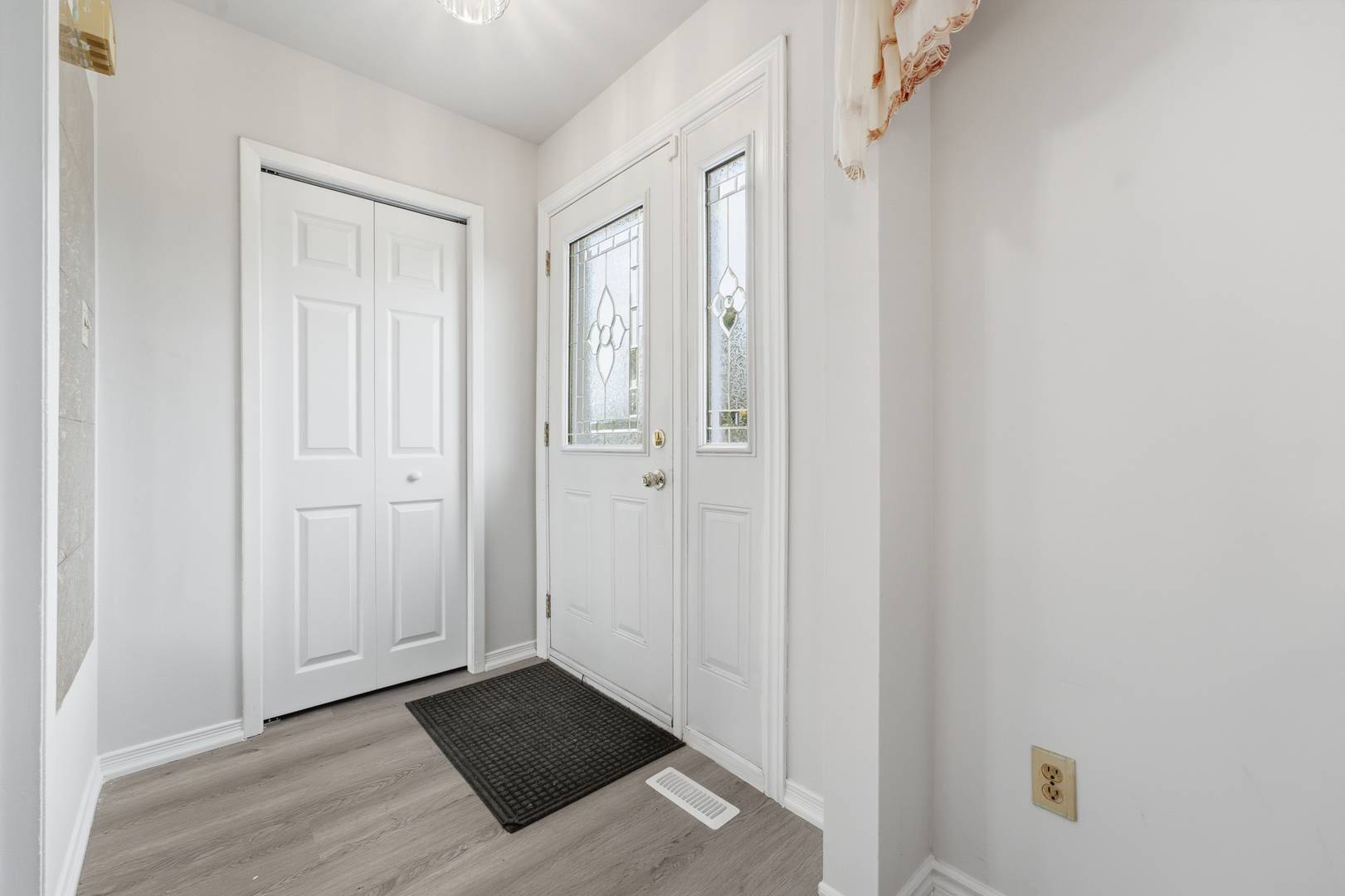 3373 Jolliffe AVE, Mississauga, ON L4T 1V6