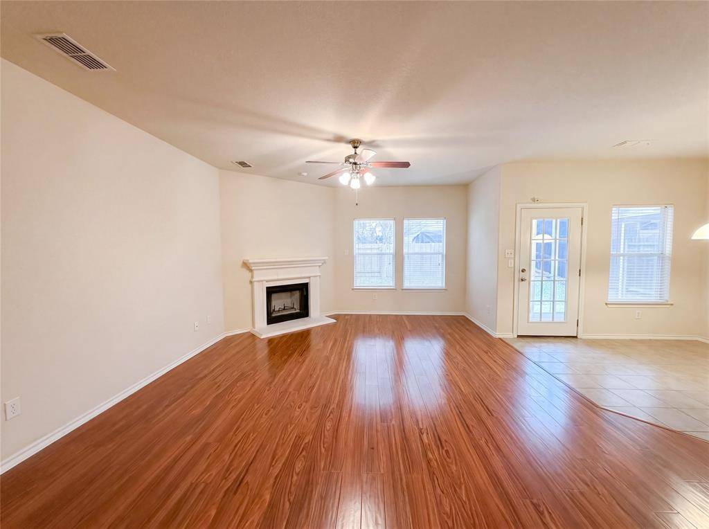 9816 Mullins Crossing Drive, Fort Worth, TX 76126