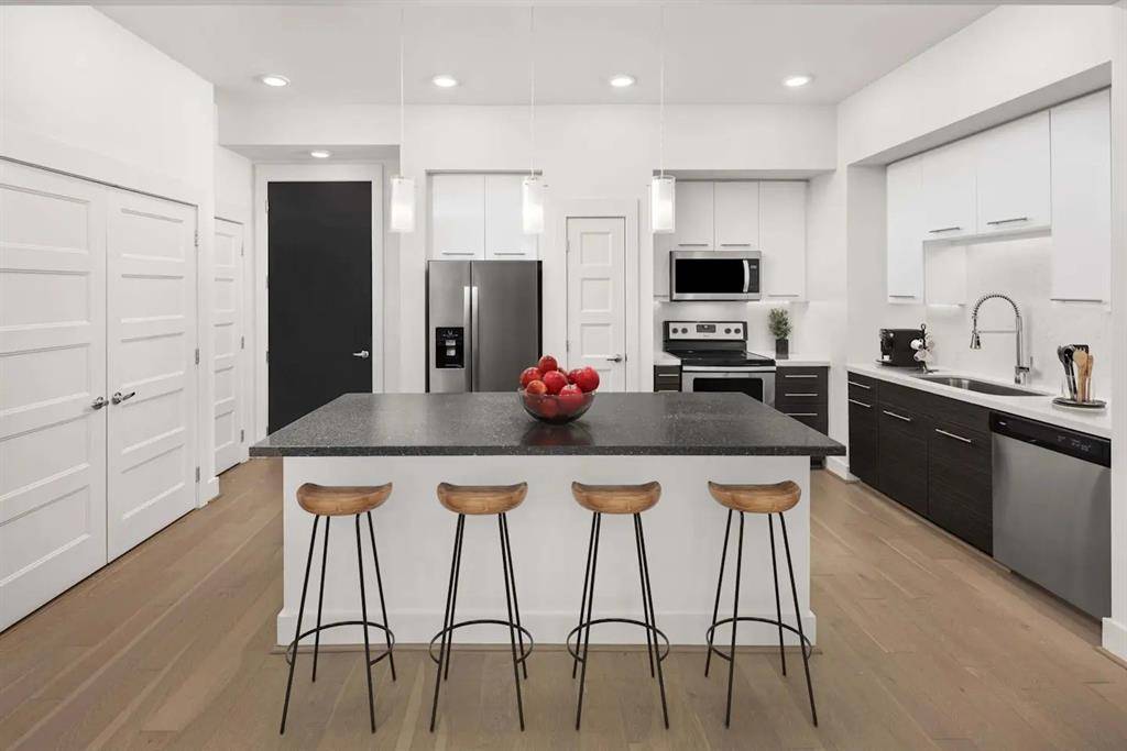 2727 Travis Street #502, Houston, TX 77006