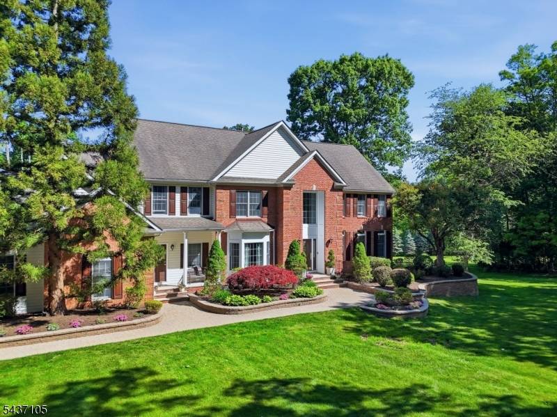 13 Hunters Trl, Chester Twp., NJ 07930