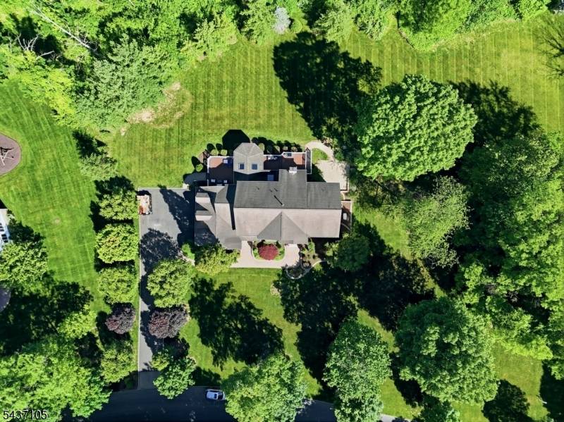 13 Hunters Trl, Chester Twp., NJ 07930