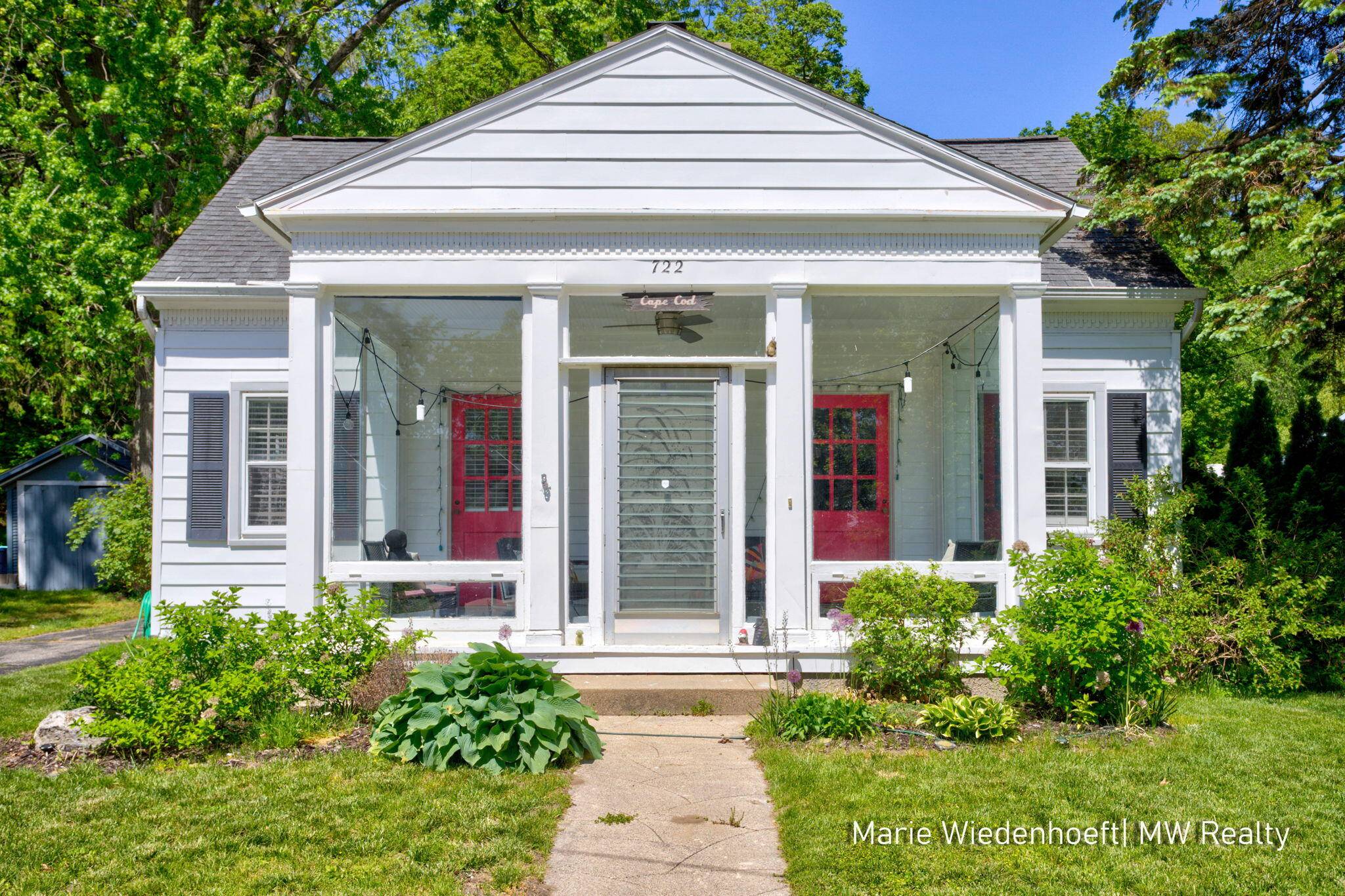 722 Lake ST, Saugatuck City, MI 49453