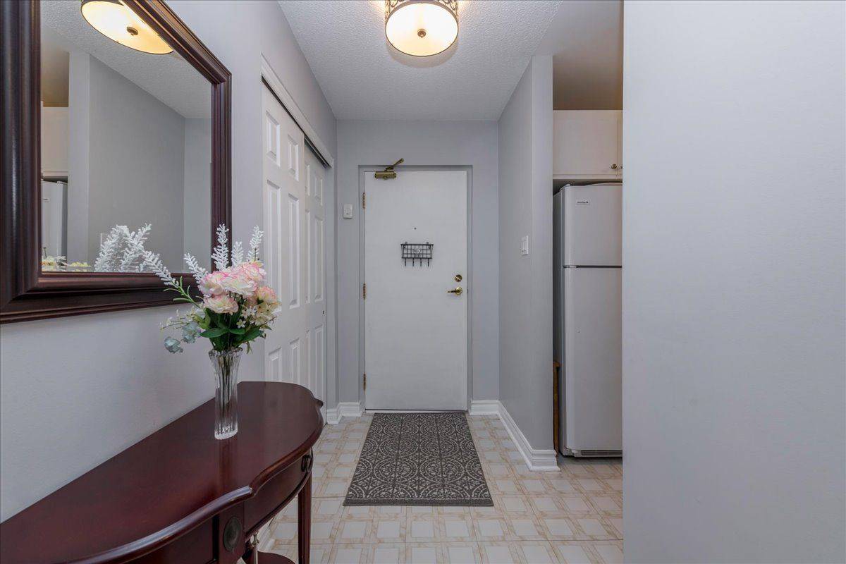 131 Clapperton ST #102, Barrie, ON L4M 3G3
