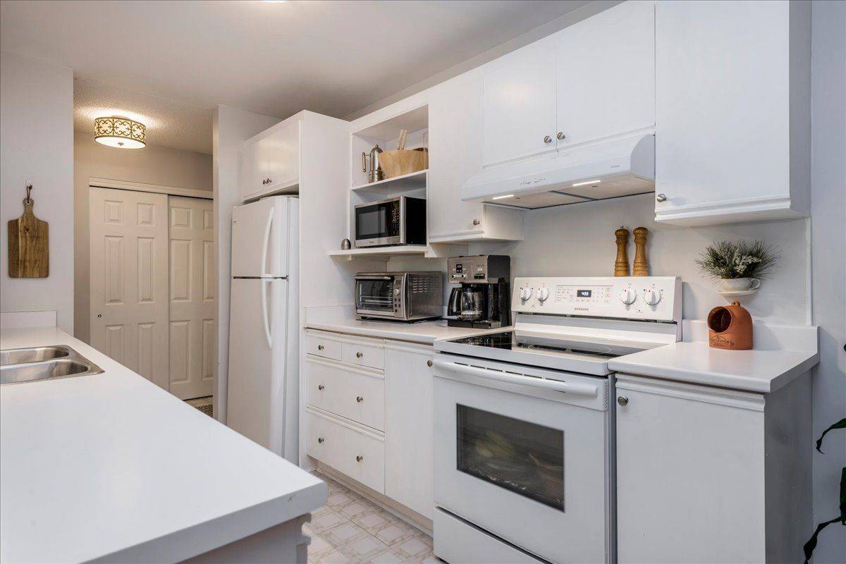 131 Clapperton ST #102, Barrie, ON L4M 3G3