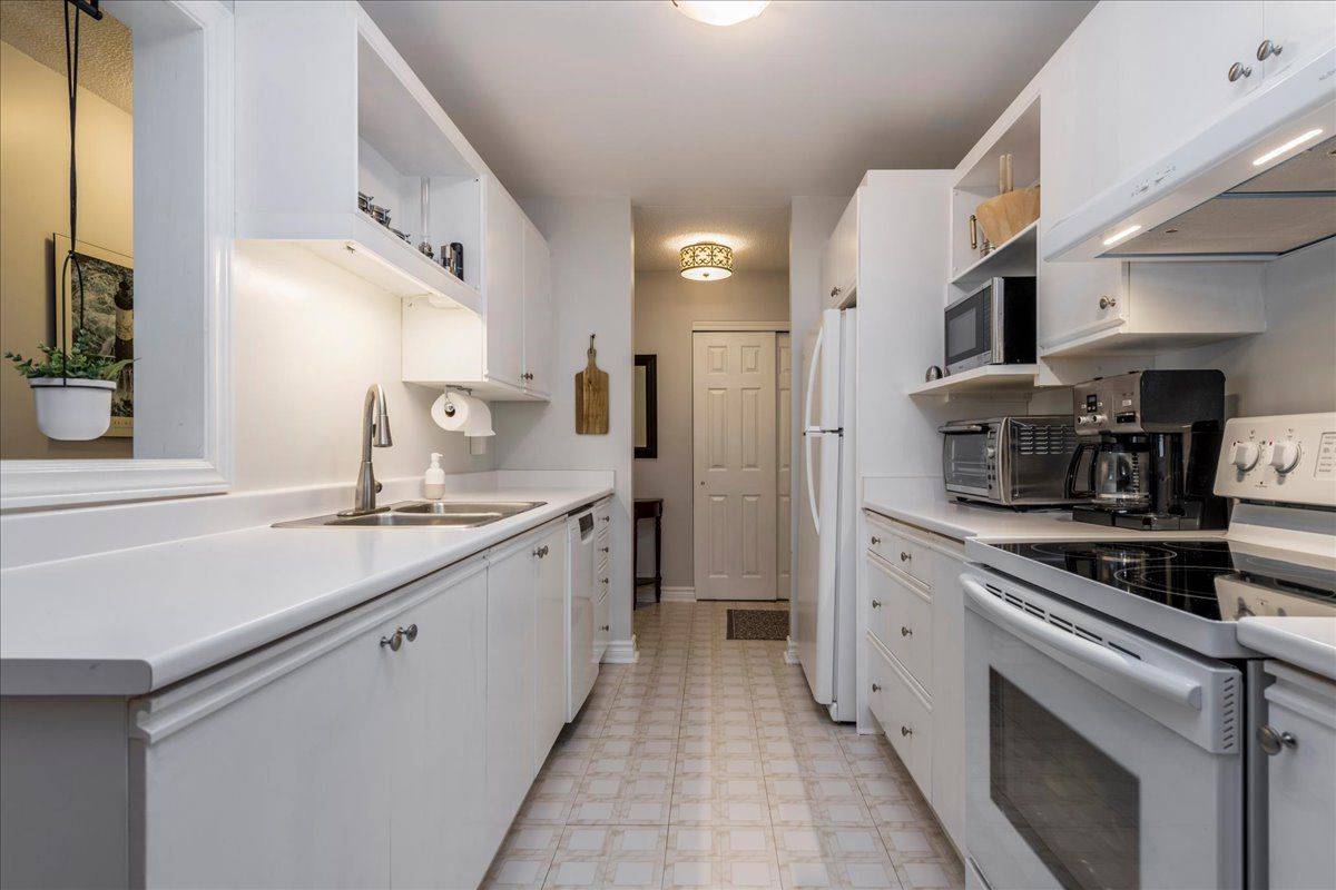 131 Clapperton ST #102, Barrie, ON L4M 3G3