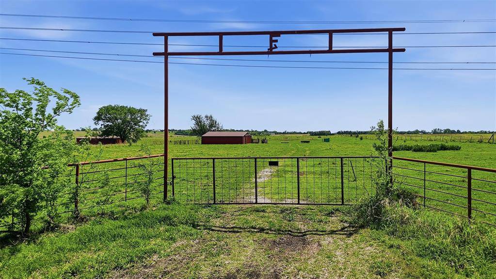 562 Lazy S Ranch Road, Gunter, TX 75058