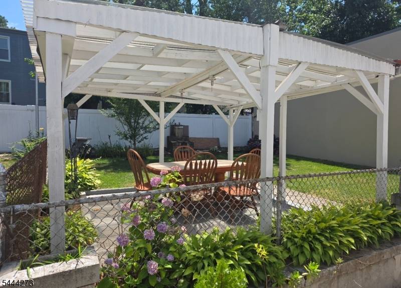 86 Boylan St, Newark City, NJ 07106
